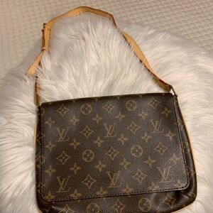 Elegant Brown Designer Look Shoulder Bag